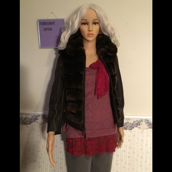 Luxurious small faux fur brown jacket - Picture 3 of 8